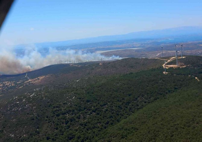 İ̇zmir’de Makilik Ve Otluk Alanda Yangın
