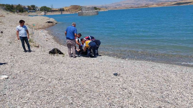 Kahta’da Baraj Gölünde Kadın Cesedi Bulundu