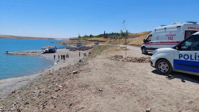 Kahta’da Baraj Gölünde Kadın Cesedi Bulundu