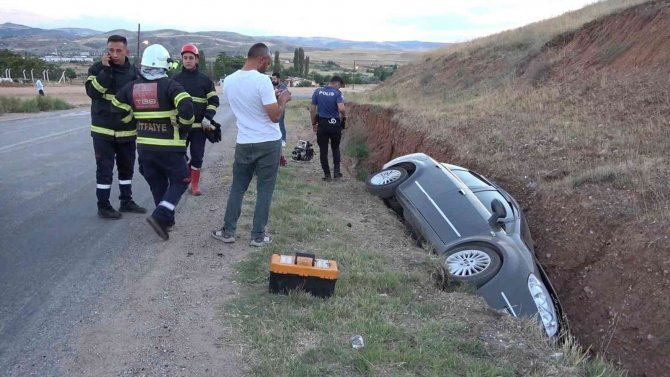Otomobil Şarampole Devrildi, Sürücü Kazayı Yara Almadan Atlattı
