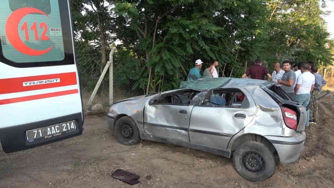 Takla Atan Otomobil Hurdaya Döndü: 5 Yaralı