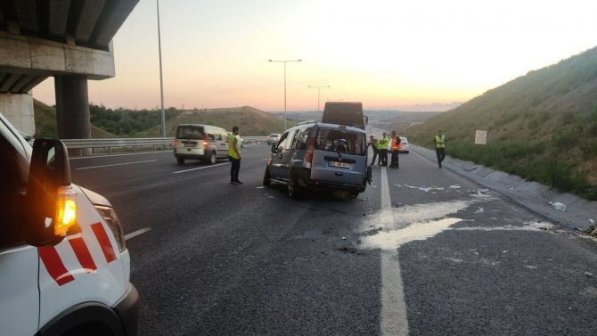Kuzey Marmara Otoyolunda Defalarca Takla Attı: 4 Yaralı