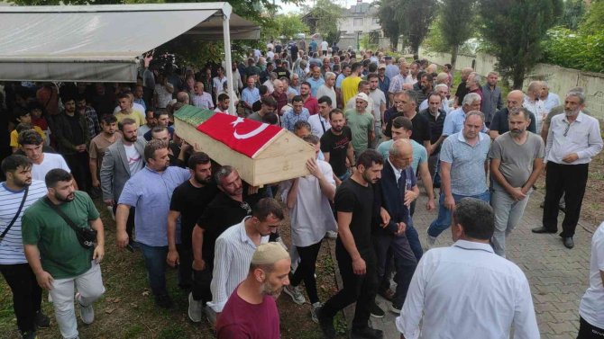 Denizde Boğulan 2 Genç Sakarya’da Toprağa Verildi