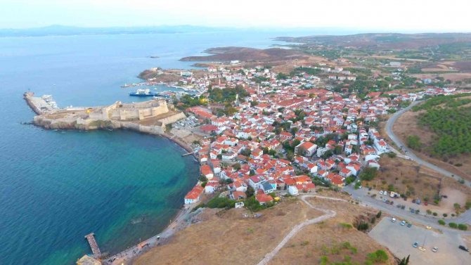Bozcaada Yine ‘En Büyülü Adalar’ Arasında