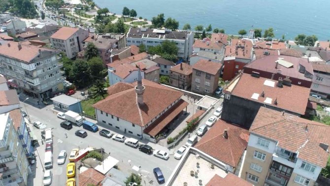 Bin 600 Yıllık Ayasofya Kilisesi, 700 Yıldır Camii Olarak Hizmet Veriyor