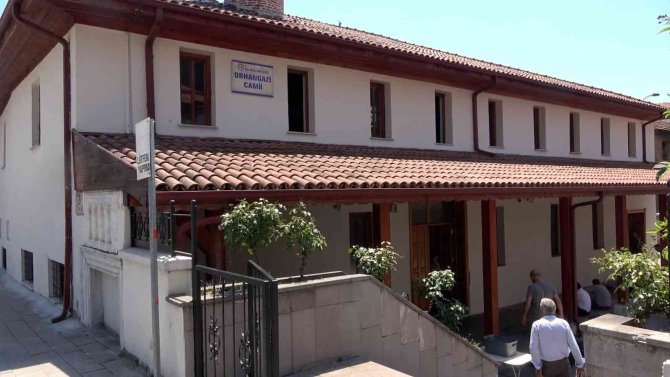 Bin 600 Yıllık Ayasofya Kilisesi, 700 Yıldır Camii Olarak Hizmet Veriyor
