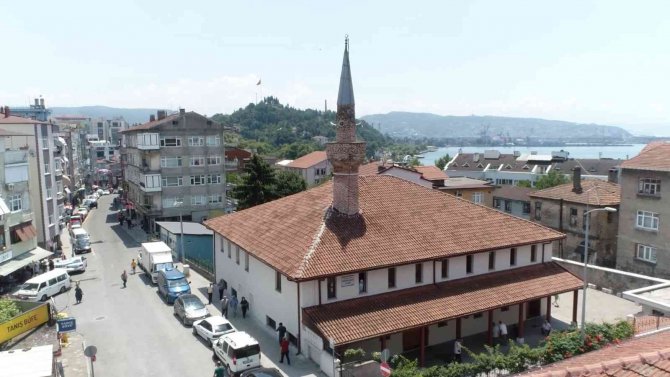 Bin 600 Yıllık Ayasofya Kilisesi, 700 Yıldır Camii Olarak Hizmet Veriyor