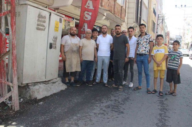 Şanlıurfa’da Evlere Bitişik Trafonun Patlama Anları Kamerada