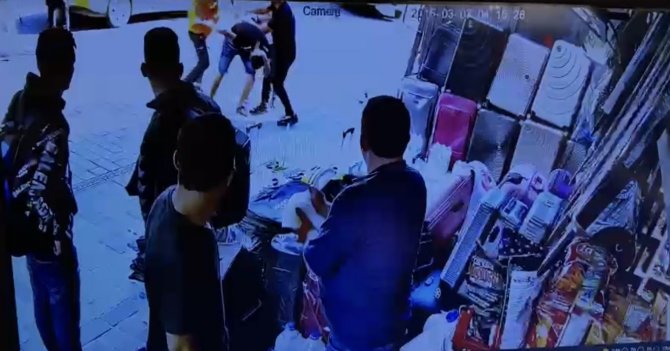 Taksim’de Valiz Hırsızına Meydan Dayağı Kamerada