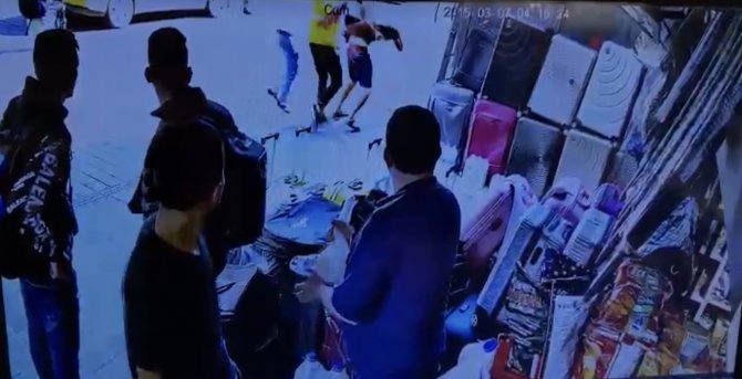 Taksim’de Valiz Hırsızına Meydan Dayağı Kamerada