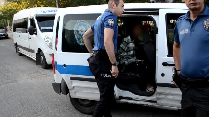 Alkollü Şahıslar Birbirine Girdi, Polis Kavgaya Müdahale Etti