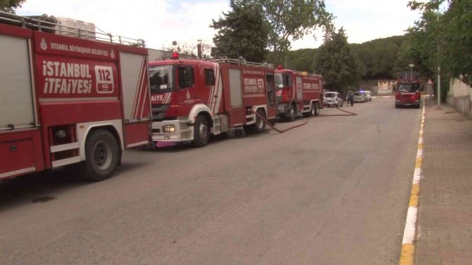 Tuzla’da Kauçuk Fabrikasında Çıkan Yangın Söndürüldü
