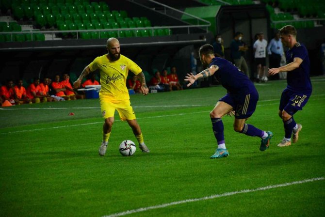 Maribor, Shakhtyor Soligorsk’u 2 Golle Geçti