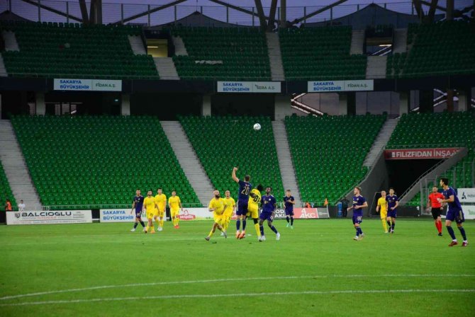 Maribor, Shakhtyor Soligorsk’u 2 Golle Geçti