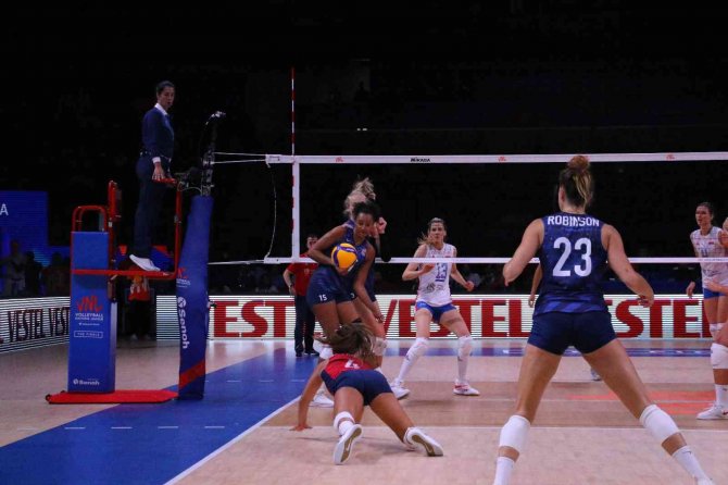 Fıvb Kadınlar Milletler Ligi: Amerika: 2 - Sırbistan: 3