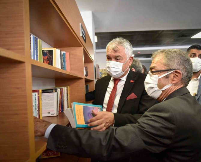 Başkan Karalar: “Halk Kütüphanesi Üzerinden Komplo Siyaseti Yapılıyor”