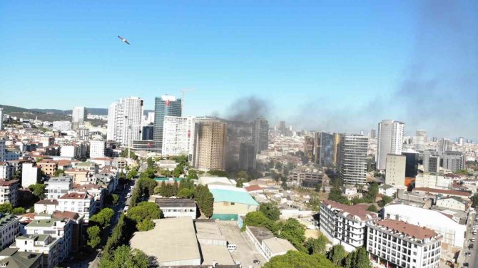 Maltepe’de 15 Katlı İnşaat Halindeki Binada Yangın