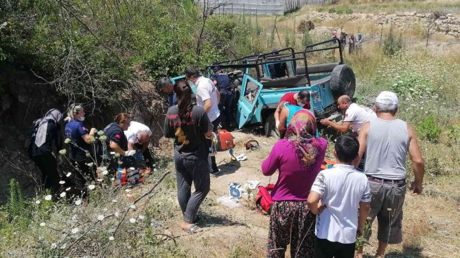 Antalya’da Safari Cipi Şarampole Yuvarlandı: 1 Ölü, 9 Yaralı