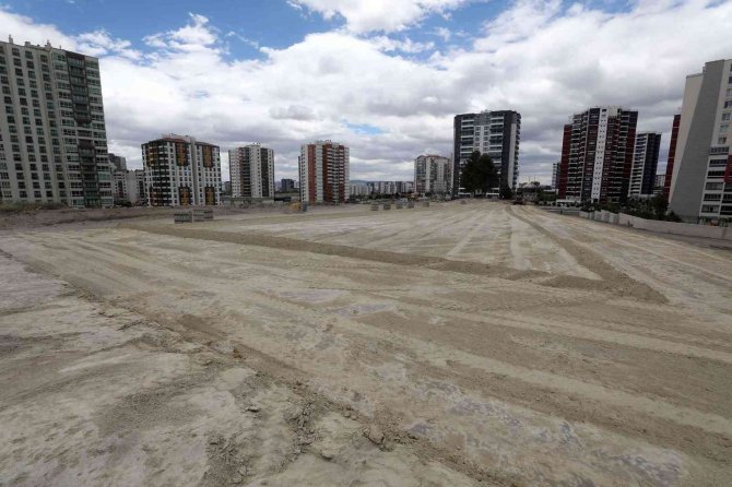 Başkan Yaşar Park İnşaatlarını Yerinde İnceledi