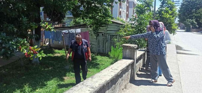 Kadınların Yılan İhbarı İtfaiyeyi Harekete Geçirdi