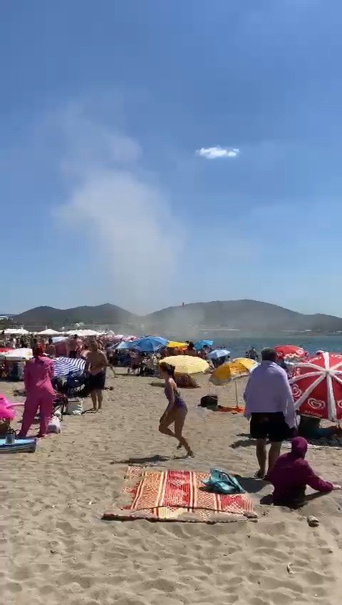 Balıkesir’de Plajda Hortum Oluştu
