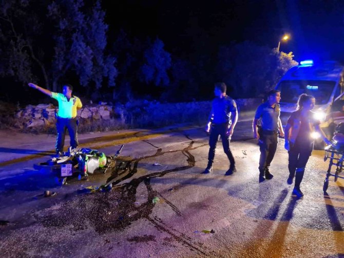 Erdek’te Otomobil İle Motosiklet Çarpıştı