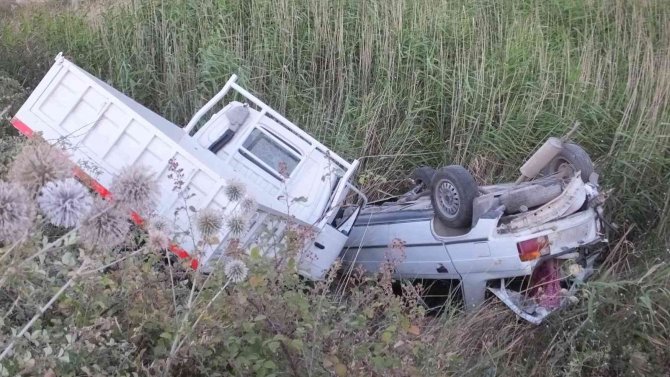 Burhaniye’de İki Araç Şarampole Yuvarlandı: 7 Yaralı