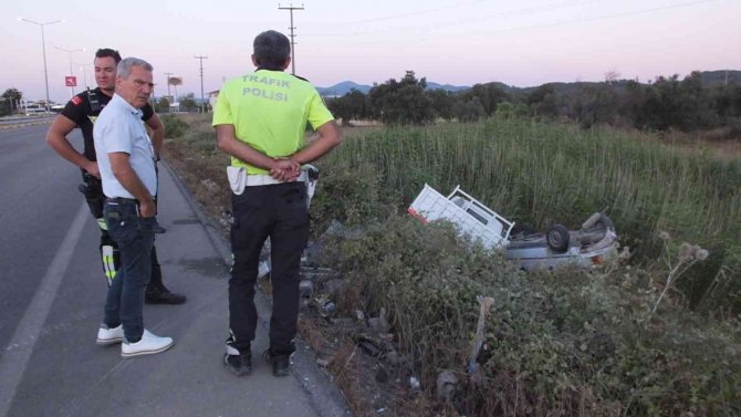 Burhaniye’de İki Araç Şarampole Yuvarlandı: 7 Yaralı