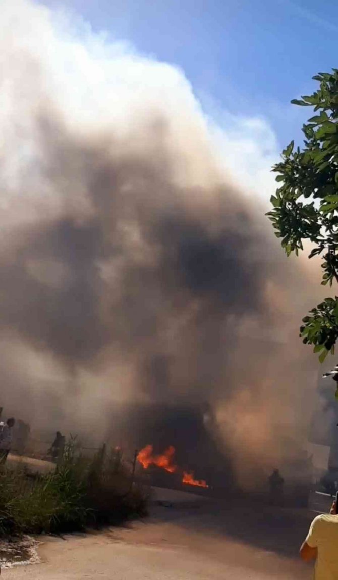 Bursa’da Geri Dönüşüm Deposunda Yangın