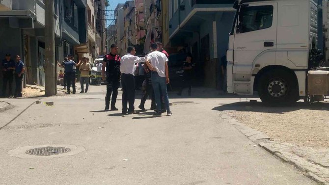 Bursa’da Akrabalar Arası Husumette Kan Döküldü: 1’i Ağır 3 Yaralı
