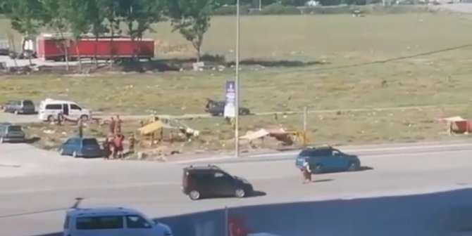 Bursa’da Konar Göçer Aileler Birbirine Girdi Yoldan Geçen Araçları Taşladılar