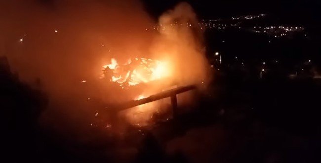 Çeşme Yangınlarla Sarsıldı, Fahrettinpaşa Mahallesi’nde De Bir Ev Yandı