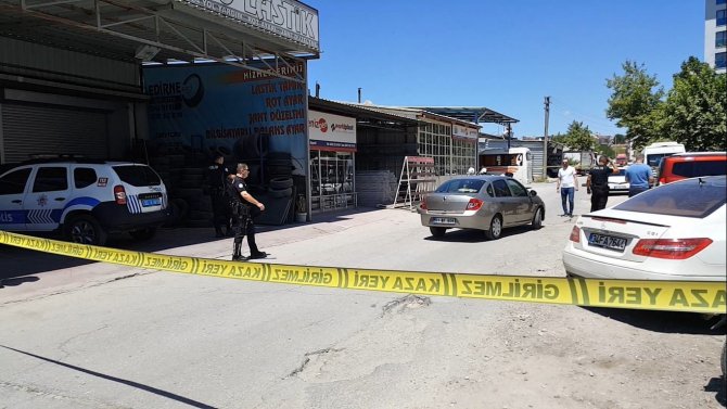 Edirne’de Silahlı Saldırıya Uğrayan Lastikçi Yaralandı