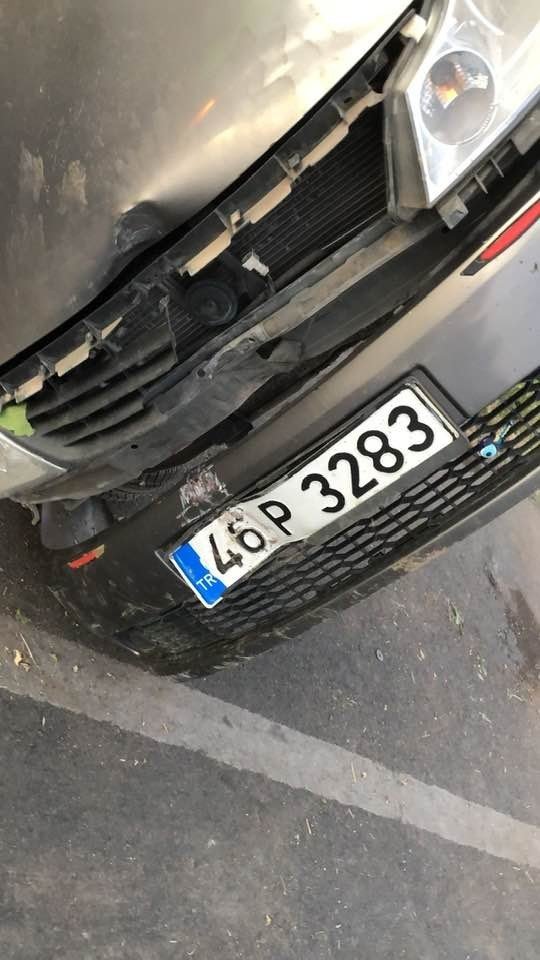 Edirne’de Tırın Sıkıştırdığı Otomobil Takla Attı: 3 Yaralı