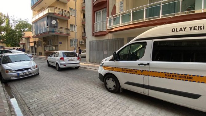 Emekli Uzman Çavuş Kız Arkadaşını Kazayla Ağır Yaraladı