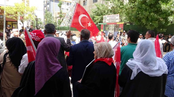 Kurban Bayramı Da Annelerin Gözyaşlarını Durduramadı