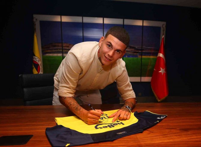 Fenerbahçe, Tiago Çukur İle 4 Yıllık Sözleşme İmzaladı