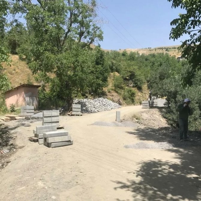 Hakkari Belediyesinden Parke Taşı Döşeme Çalışması