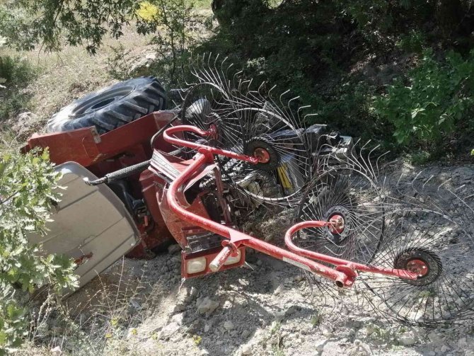 Traktör 50 Metrelik Yamaçtan Yuvalandı, Dede Ağır Yaralandı, Torun Hayatını Kaybetti
