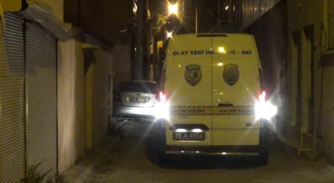 İ̇zmir’de Bir Kişinin Evde Ölü Bulunmasıyla İlgili 2 Kişi Gözaltına Alındı