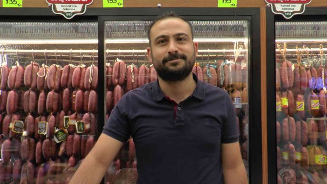 Çarşıda ’Gurbetçi’ Yoğunluğu