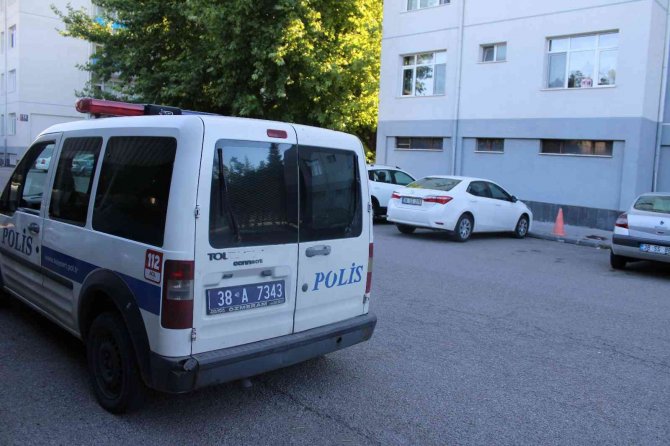 5. Kattan Düşen Melek Ağır Yaralandı