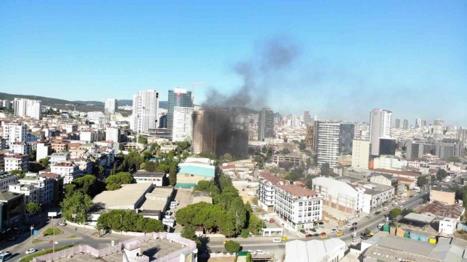 Maltepe’de 15 Katlı İnşaat Halindeki Binada Yangın