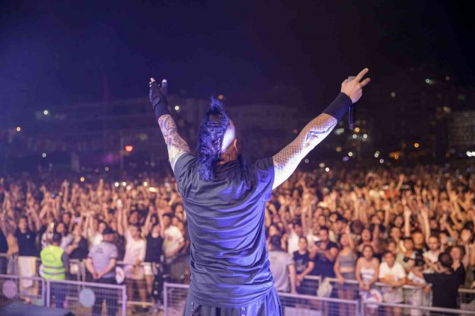 Hayko Cepkin Mersinli Hayranlarıyla Buluştu