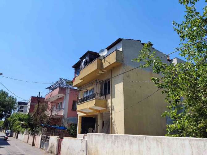 Eşini Silahla Yaralayıp Kendini Vurdu