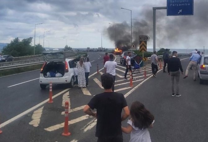 Ordu’da Düğün Konvoyunda Otomobil Alevlere Teslim Oldu
