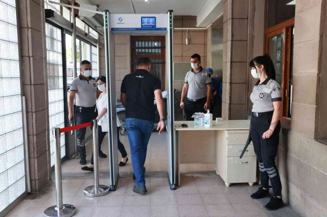 Hastanelerde “Kapı Güvenlik Sistemleri” Kurulmaya Başlandı