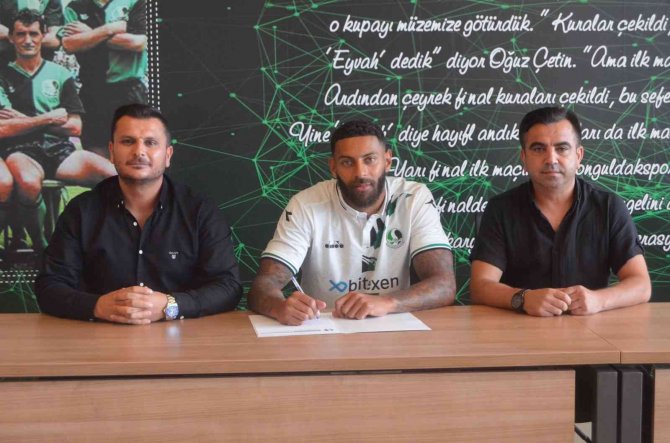 Sakaryaspor, Kaiyne River Woolery İle 2 Yıllık Sözleşme İmzaladı