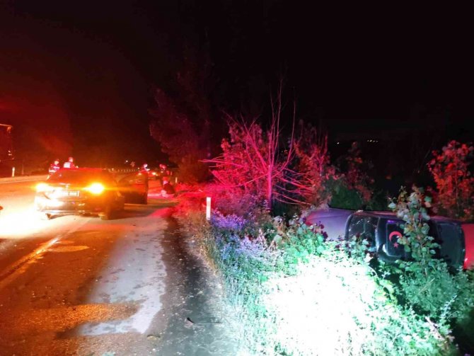 Devrilen Otomobilin Sürücüsü Hayatını Kaybetti