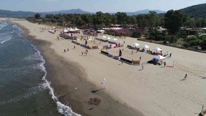 Avrupa U20 Plaj Voleybolu Şampiyonası Selçuk’ta Başladı